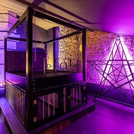 Cherie Cherry - Romantic And Bdsm House Ferienhaus *